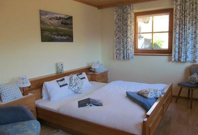 带1个卧室的带阳台的公寓, Klampererhof