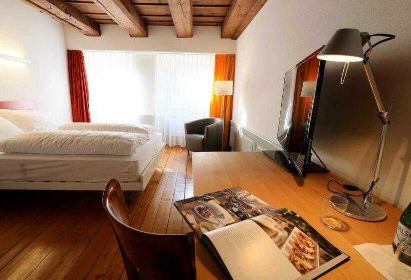 غرفة قياسية, Roter Ochsen