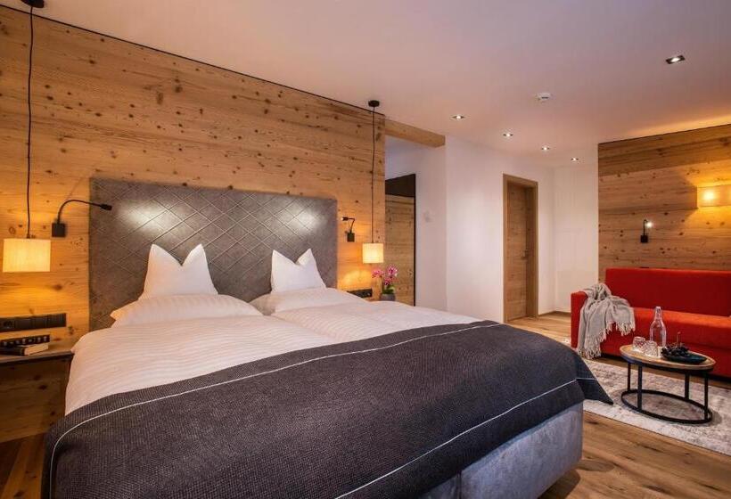 수피리어 룸, Tipotsch