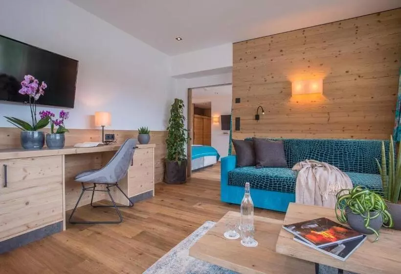 Suite, Tipotsch