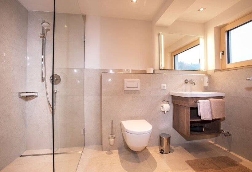 패밀리 스위트, Tipotsch