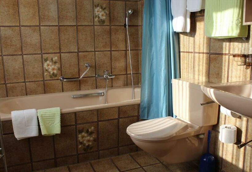 חדר סטנדרט, Zur Au