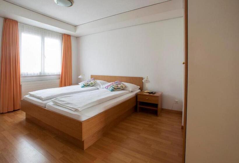 סוויטה, Zur Au