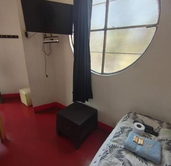 غرفة قياسية ثلاثية, Casa Sol