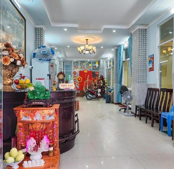 اتاق استاندارد سه نفره, Khách Sạn Thu Nguyễn   Ngay Bến Ninh Kiều, Chợ đêm