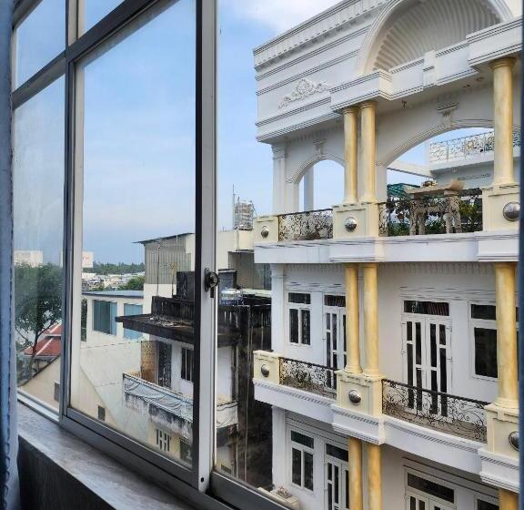 اتاق استاندارد سه نفره, Khách Sạn Thu Nguyễn   Ngay Bến Ninh Kiều, Chợ đêm