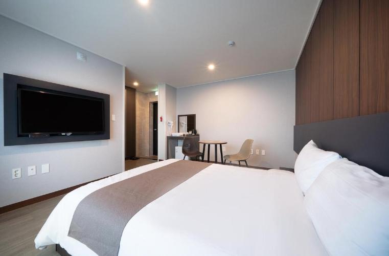 חדר דלוקס, Jin Motel