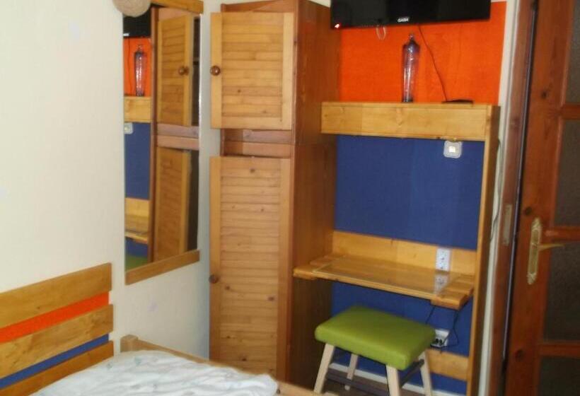 غرفة قياسية, Vali Vendégház