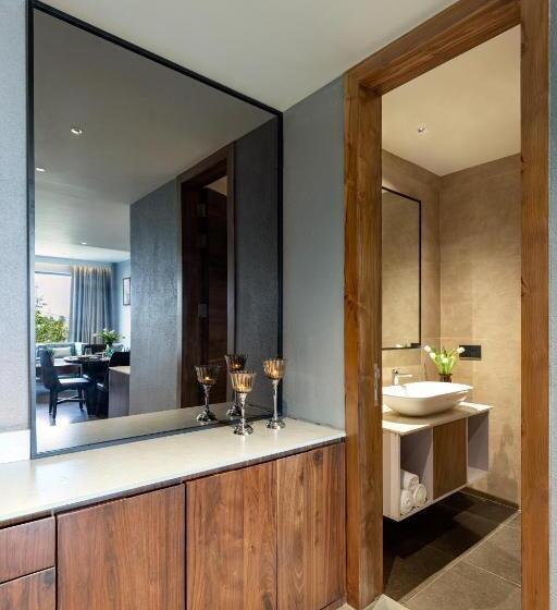 Suíte Vista Jardim, Lakshya Inn