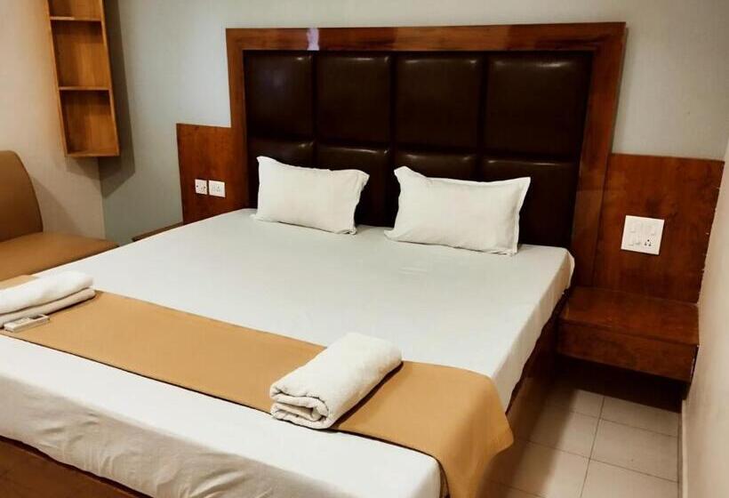 スタンダードルーム, Royal Palace Restaurant & Bar