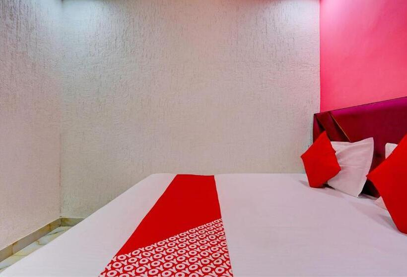 חדר קלאסי לשלושה, Oyo Flagship Hotel Star Blue