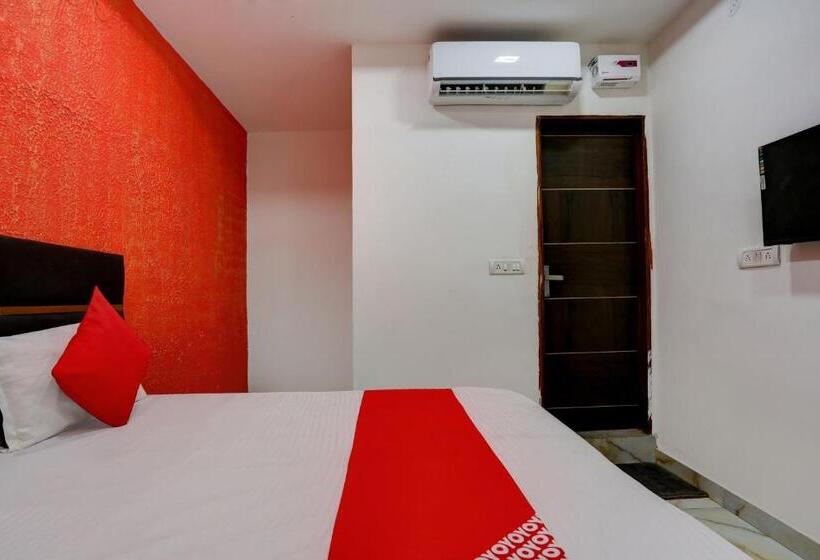 חדר קלאסי לשלושה, Oyo Flagship Hotel Star Blue