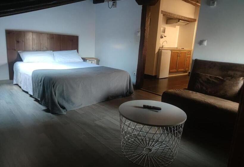 スタンダードルーム, Papamoscas