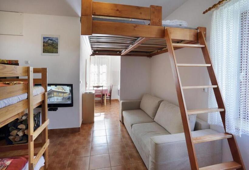 דירת חדר, Penzion Skála