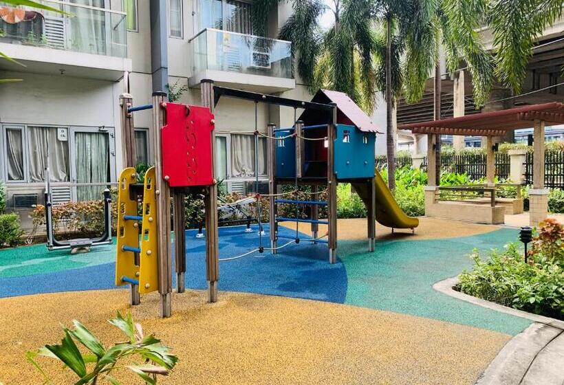 استودیو استاندارد با بالکن, Studio 2nd Fl With Balcony Across Terminal 3 Airport