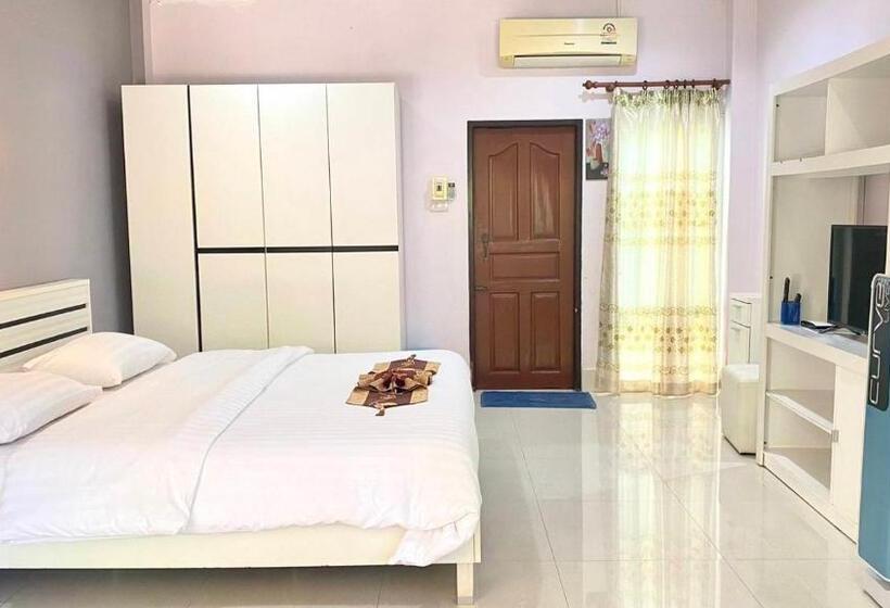 스탠다드 룸 킹사이즈 침대, Pennaung Resort