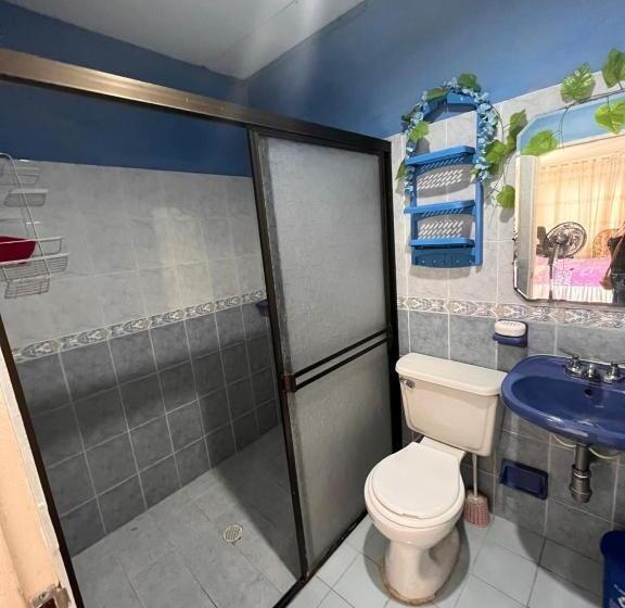 استودیوی لوکس, Apartamentos Y Estudios Manga Real