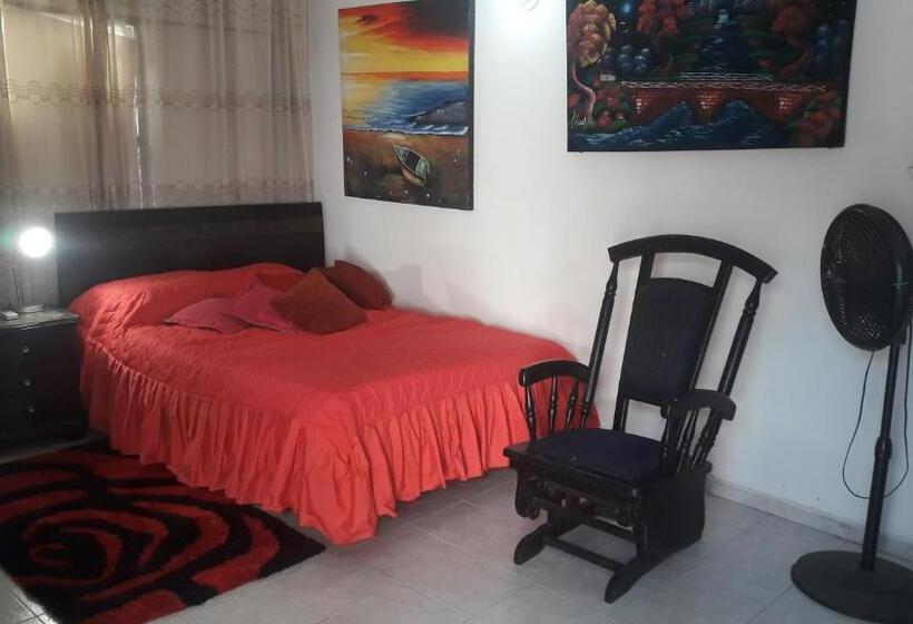 استودیوی لوکس, Apartamentos Y Estudios Manga Real