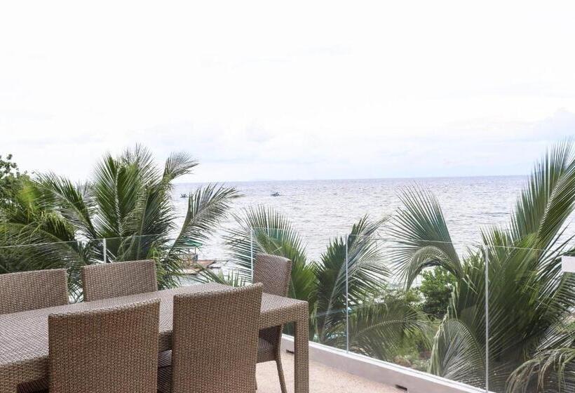 חדר משפחתי, Cala Laiya