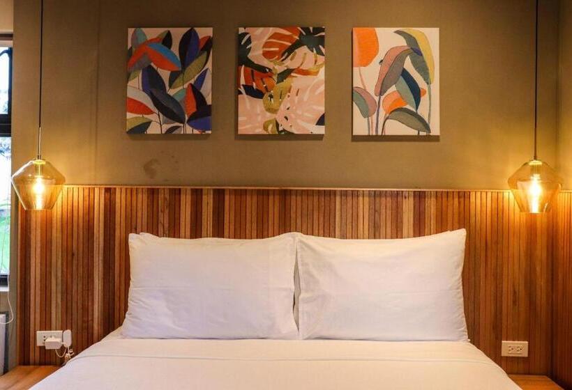 חדר משפחתי, Cala Laiya