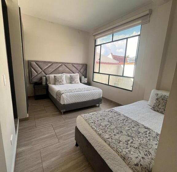 带泳池的标准三人间, Le Falep