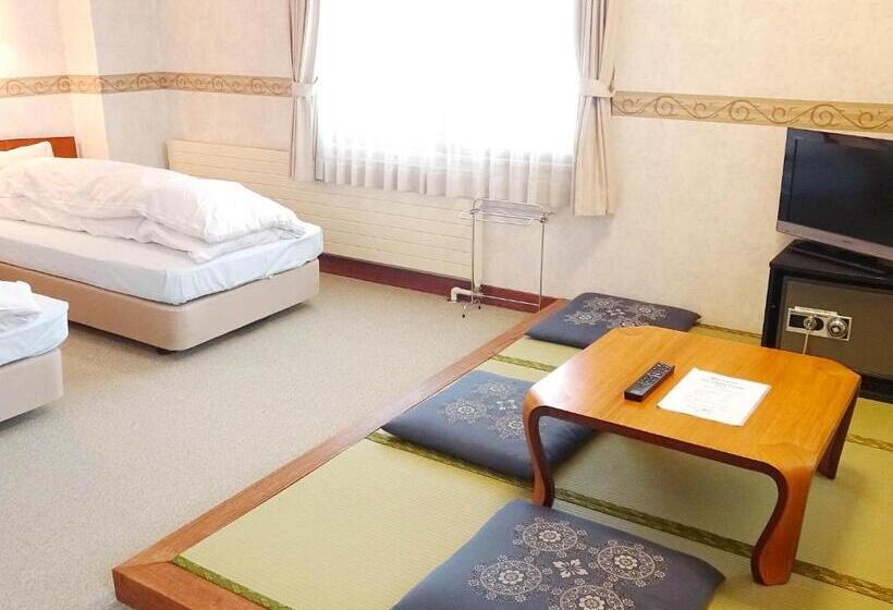 标准间, New Yokote