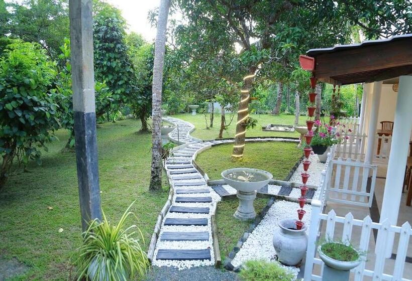 スーペリアー1ベッドルームビラ, Peacock Heaven Ahangama