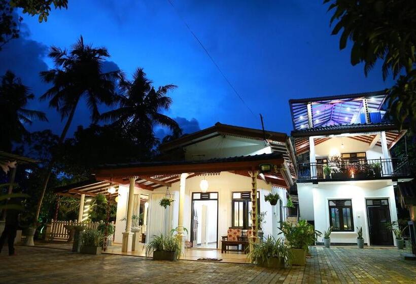 スーペリアー1ベッドルームビラ, Peacock Heaven Ahangama