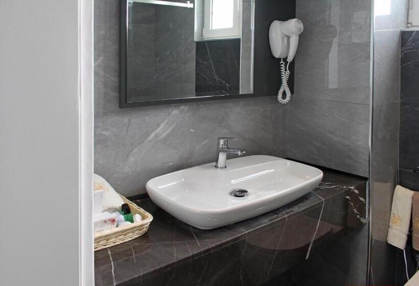 חדר דחוקס עם מיטת קינג, Porta Kavalja