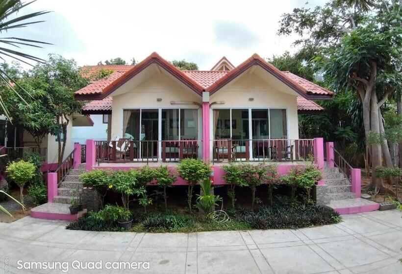 בקתה סטנדרטית, Mae Somboon House