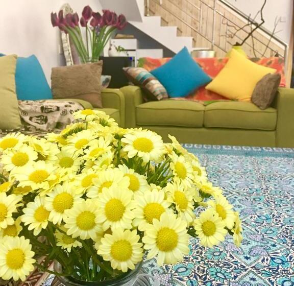 스탠다드 룸, March Garden Next To The Furniture Market