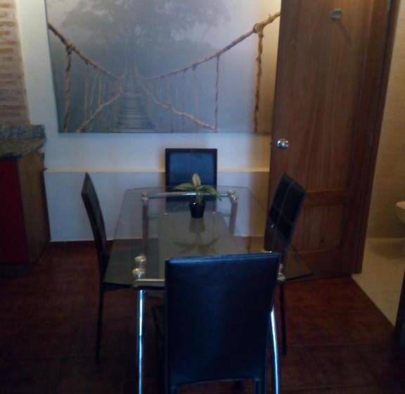 آپارتمان 1 خوابه, The Sanctuary