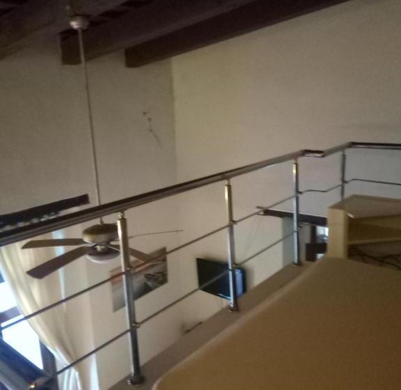 آپارتمان 1 خوابه, The Sanctuary