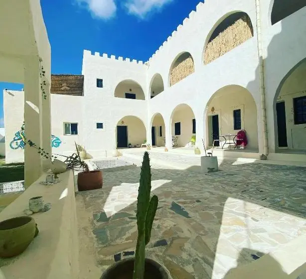プールビュージュニアスイート, Dar Oueghlani   Maison D Hôtes