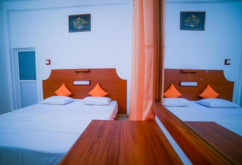 اتاق استاندارد با بالکن, Elephants Safari Cottages