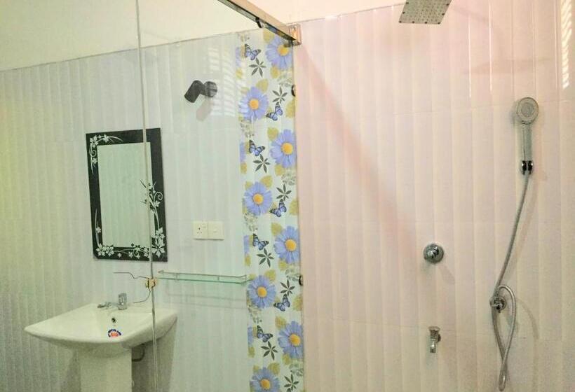 اتاق استاندارد با بالکن, Elephants Safari Cottages