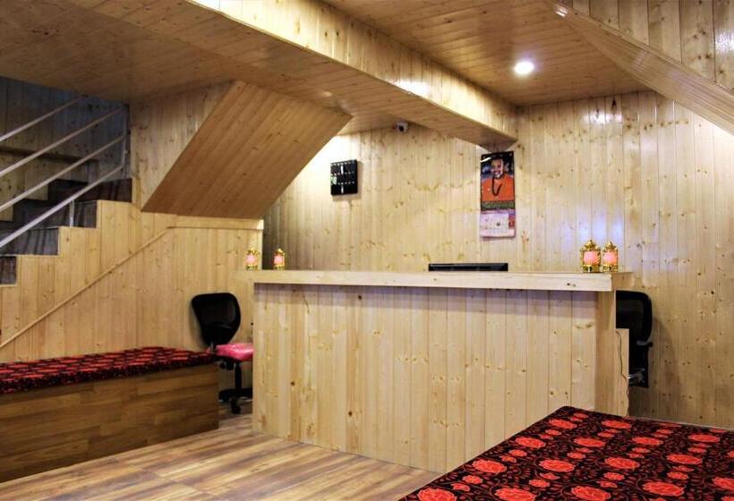 غرفة ديلوكس, Vijayant