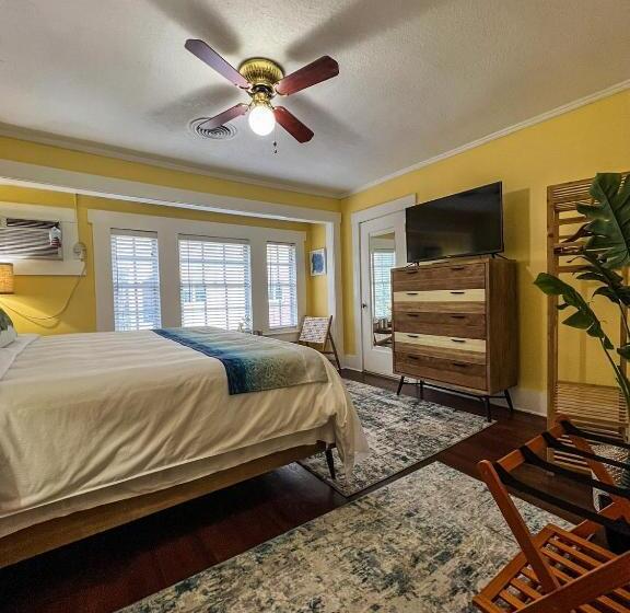 غرفة ديلوكس سرير كينج, Vinoy House