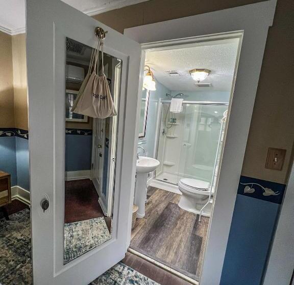 إستوديو قياسى مطل على البحر, Vinoy House