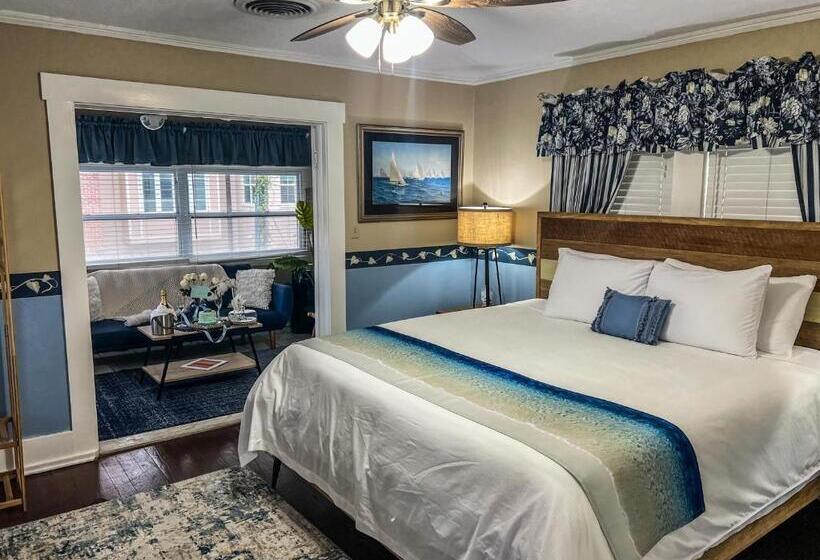 إستوديو قياسى مطل على البحر, Vinoy House