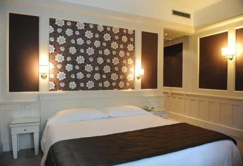 片側に海が見えるデラックスルーム, Hotiday Hotel Rapallo
