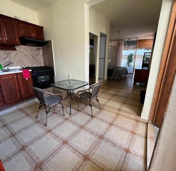 سوئیت با تخت بزرگ, Laadu