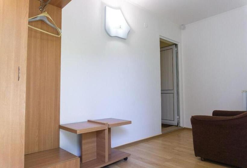 スーペリアールーム, Story House Place