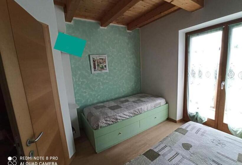 غرفة قياسية ثلاثية حمام مشترك, Bed & Breakfast Chiara