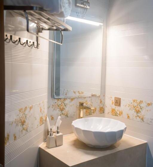 اتاق سوپریور با تخت بزرگ, Hoàng Gia Hotel Tuy Hoà