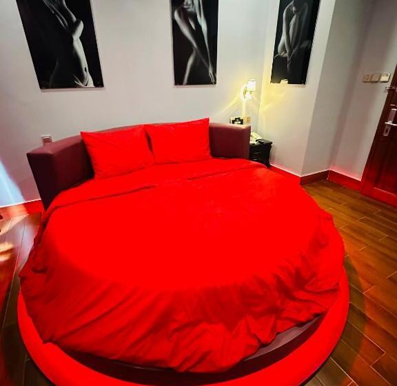 اتاق لوکس, Hoàng Gia Hotel Tuy Hoà