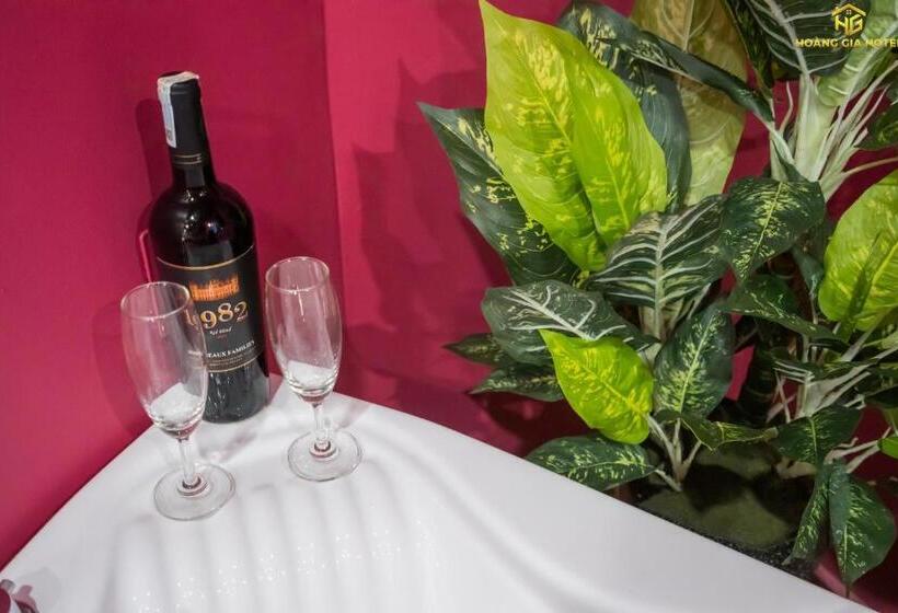 اتاق لوکس, Hoàng Gia Hotel Tuy Hoà