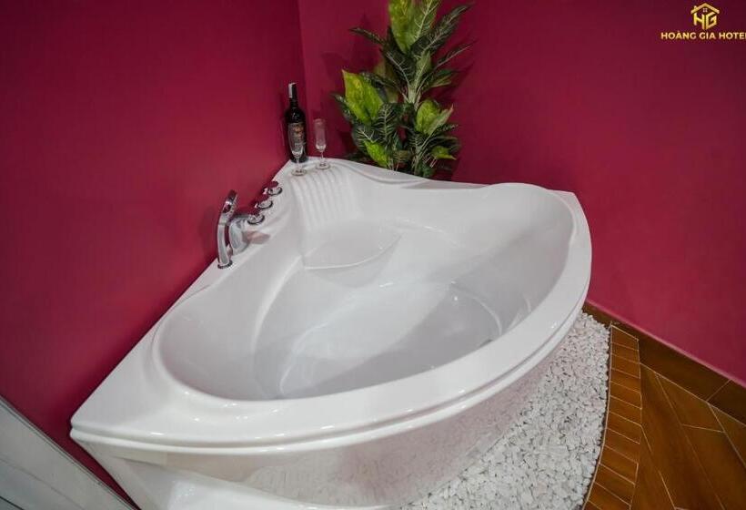 اتاق لوکس, Hoàng Gia Hotel Tuy Hoà