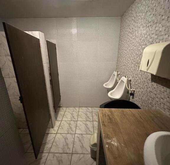 اتاق استاندارد چهار تخته, Hostel Simple