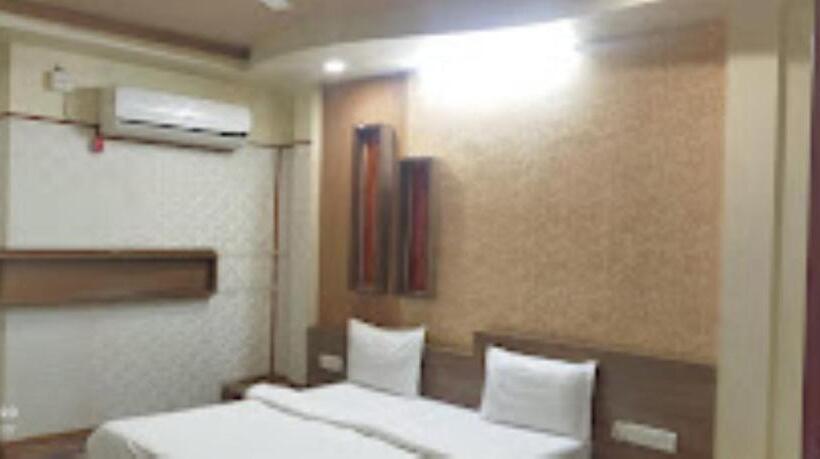 스탠다드 룸 킹사이즈 침대, Ic Inn,betul